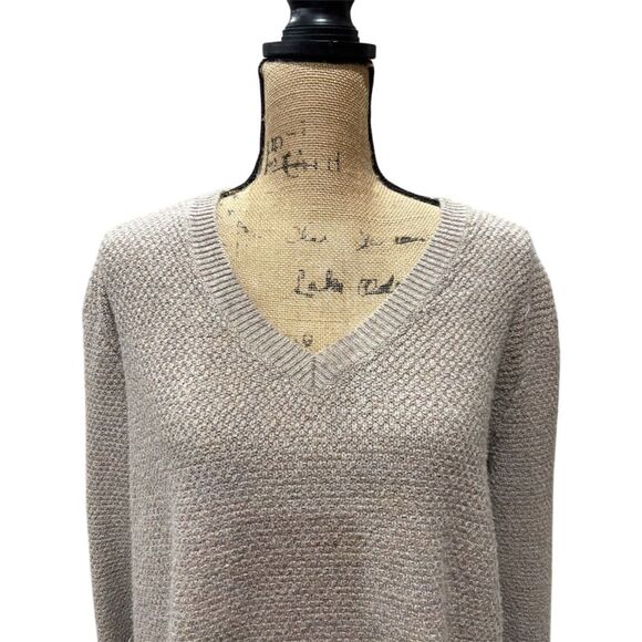 *3/$15 Universal Thread Women's XL Beige V-Neck Knit Sweater Long Sleeve - Picture 2 of 9